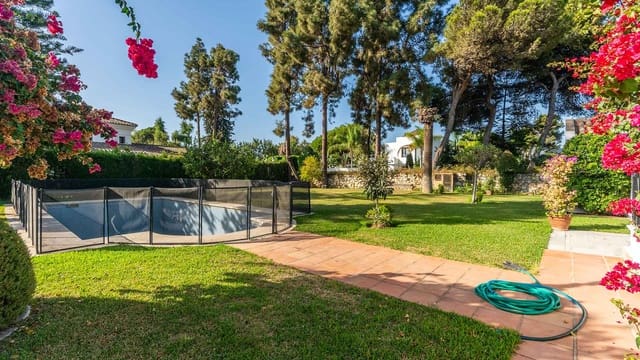 5 chambre Villa/Maison à vendre à Centro, Estepona avec piscine - 1 750 000 € (Ref: 9312718)