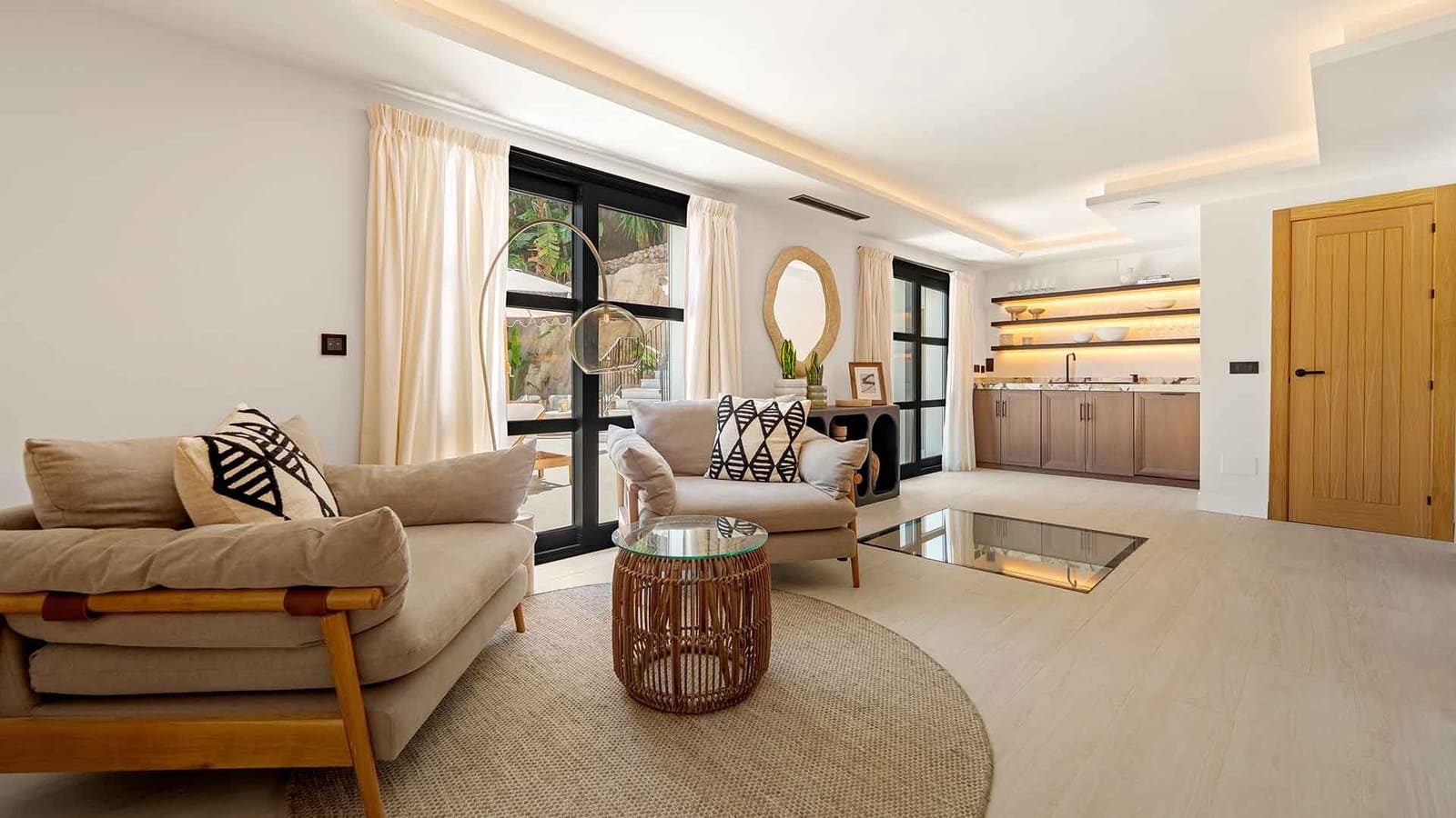 6 soverom Villa til salgs i Nueva Andalucia med svømmebasseng - € 11 950 000 (Ref: 9322595)