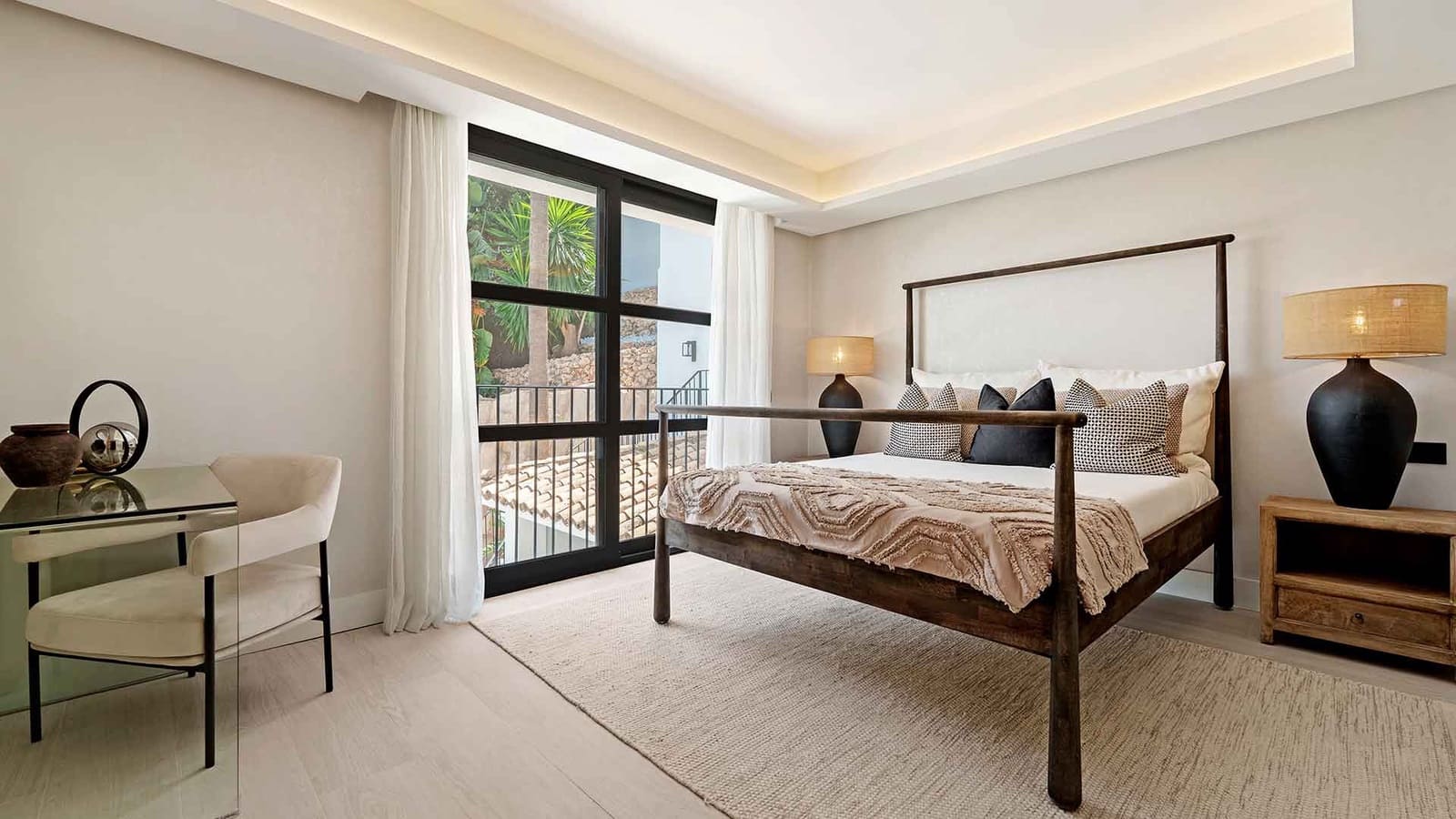 6 soverom Villa til salgs i Nueva Andalucia med svømmebasseng - € 11 950 000 (Ref: 9322595)