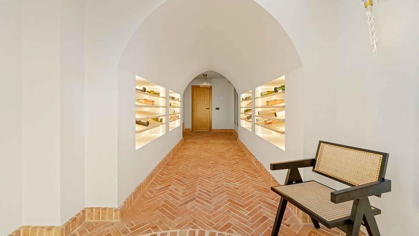 6 soverom Villa til salgs i Nueva Andalucia med svømmebasseng - € 11 950 000 (Ref: 9322595)