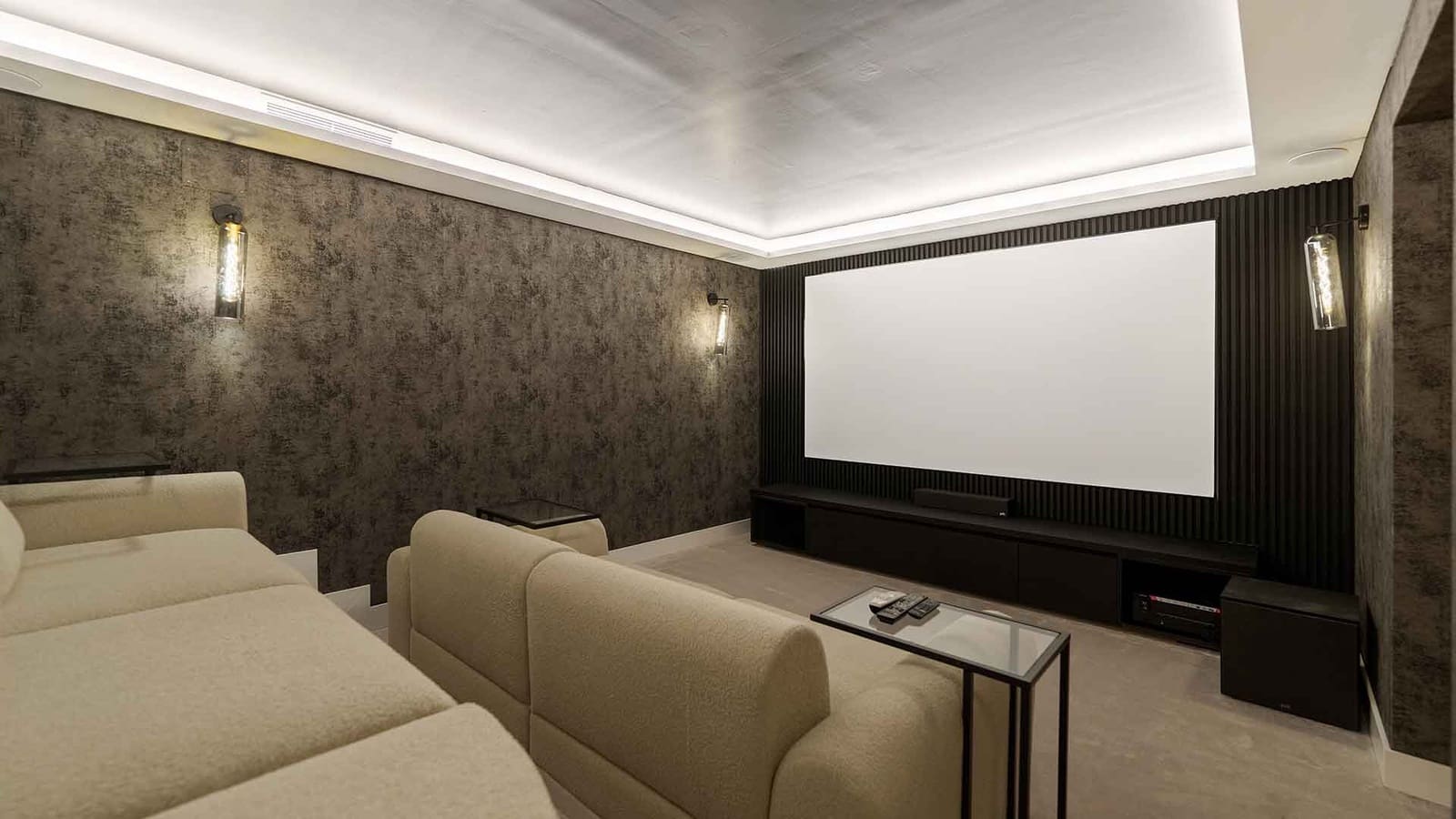 6 soverom Villa til salgs i Nueva Andalucia med svømmebasseng - € 11 950 000 (Ref: 9322595)