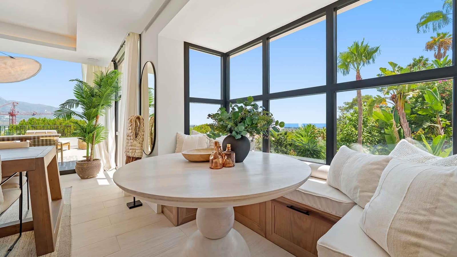 6 soverom Villa til salgs i Nueva Andalucia med svømmebasseng - € 11 950 000 (Ref: 9322595)