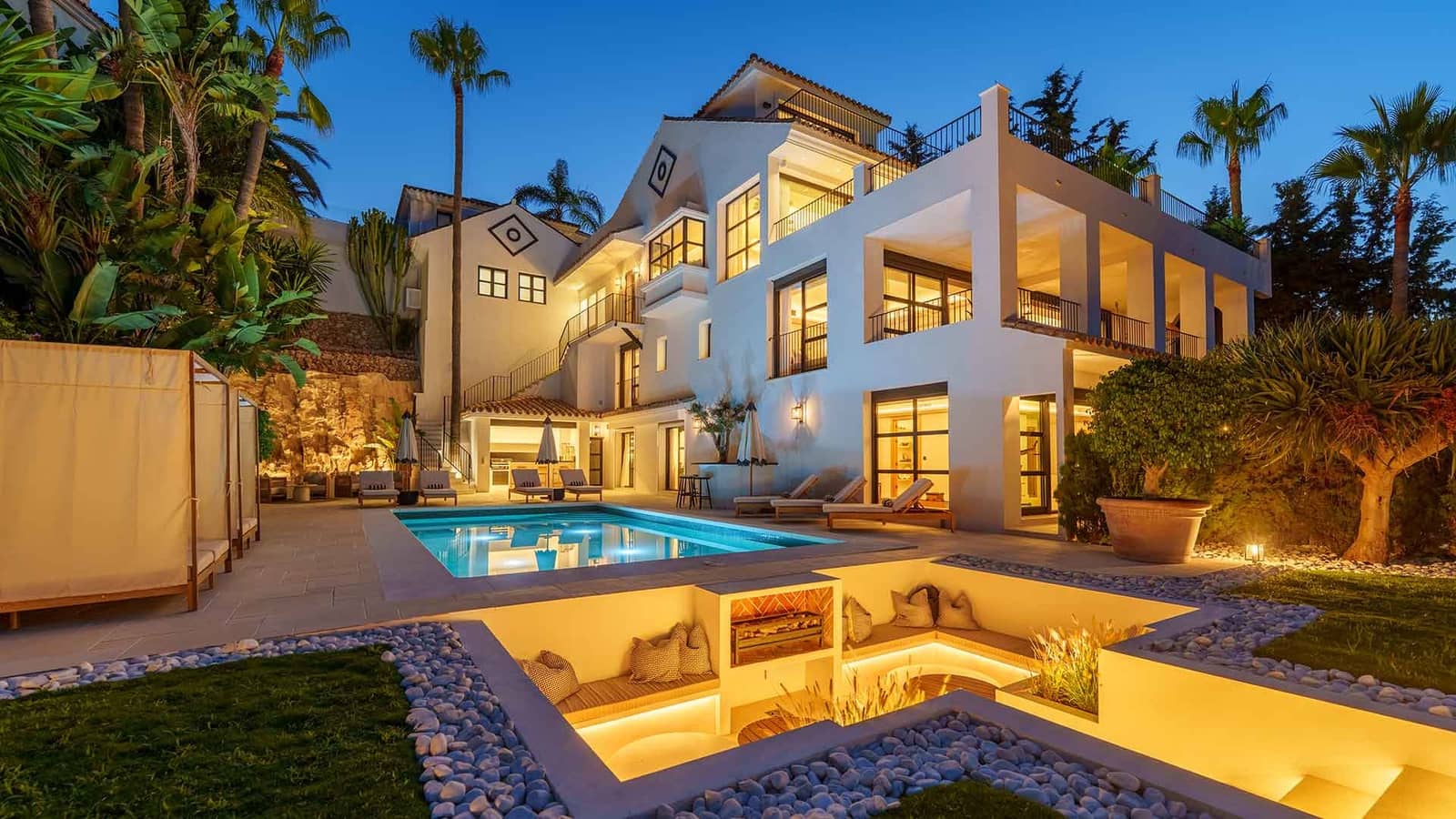 6 soverom Villa til salgs i Nueva Andalucia med svømmebasseng - € 11 950 000 (Ref: 9322595)