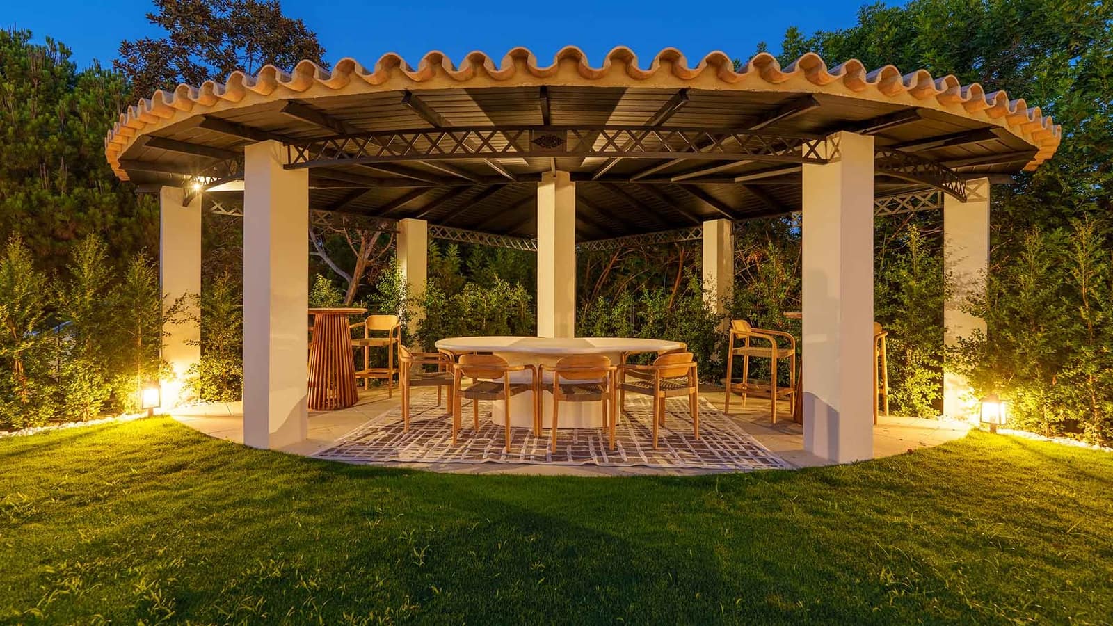 6 soverom Villa til salgs i Nueva Andalucia med svømmebasseng - € 11 950 000 (Ref: 9322595)