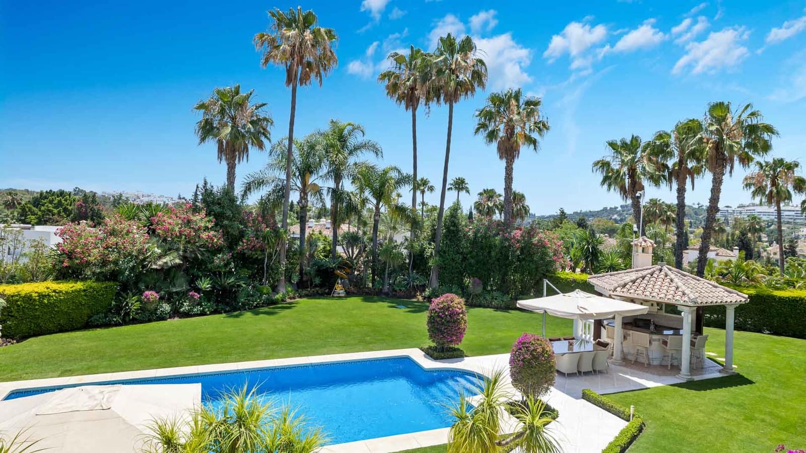 6 sypialnia Willa na sprzedaż w Nueva Andalucia z basenem - 6 900 000 € (Ref: 9342127)