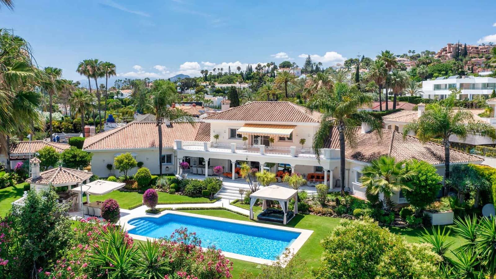 6 sypialnia Willa na sprzedaż w Nueva Andalucia z basenem - 6 900 000 € (Ref: 9342127)