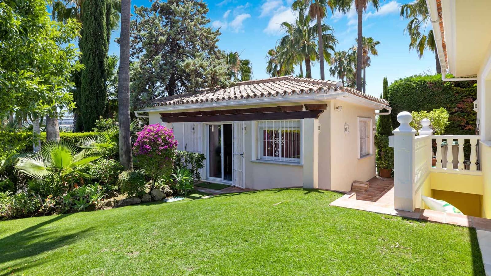 6 sypialnia Willa na sprzedaż w Nueva Andalucia z basenem - 6 900 000 € (Ref: 9342127)