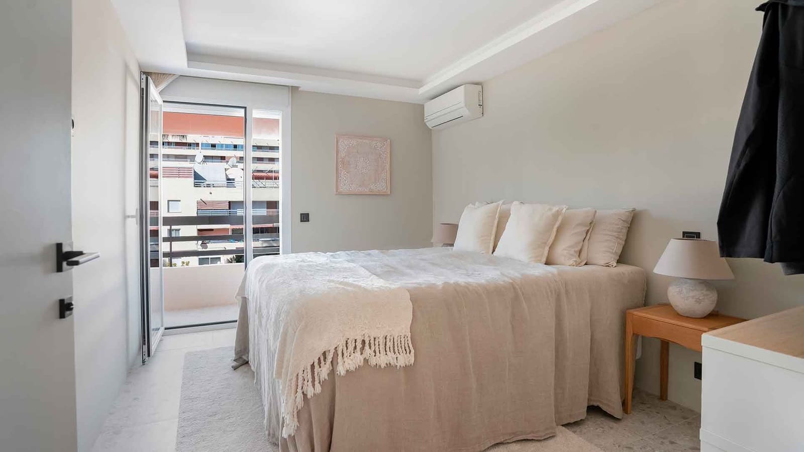 3 chambre Penthouse à vendre à Marbella avec piscine - 1 695 000 € (Ref: 9347145)