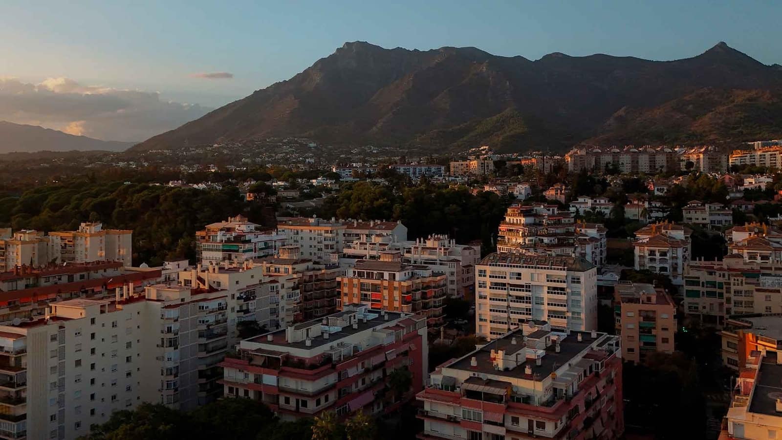 3 chambre Penthouse à vendre à Marbella avec piscine - 1 695 000 € (Ref: 9347145)