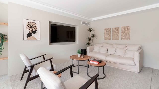 3 slaapkamer Penthouse te koop in Playa Bajadilla - Puertos, Marbella met zwembad - € 1.695.000 (Ref: 9347145)