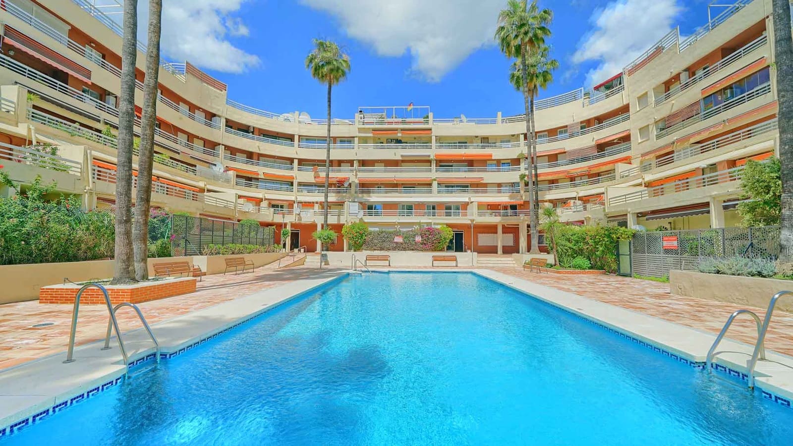 3 chambre Penthouse à vendre à Marbella avec piscine - 1 695 000 € (Ref: 9347145)