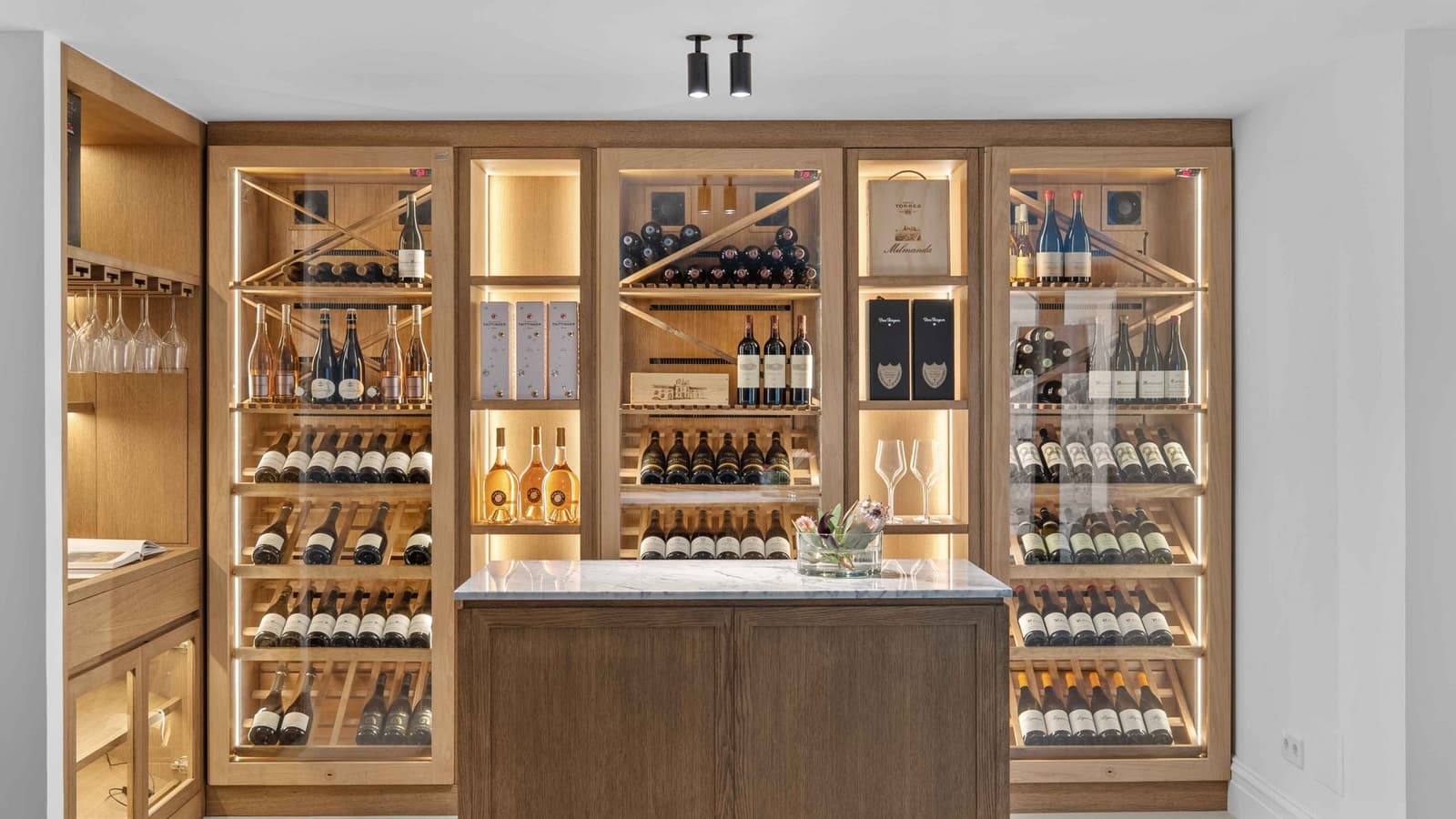 4 sypialnia Willa na sprzedaż w Nueva Andalucia z basenem - 7 495 000 € (Ref: 9355770)