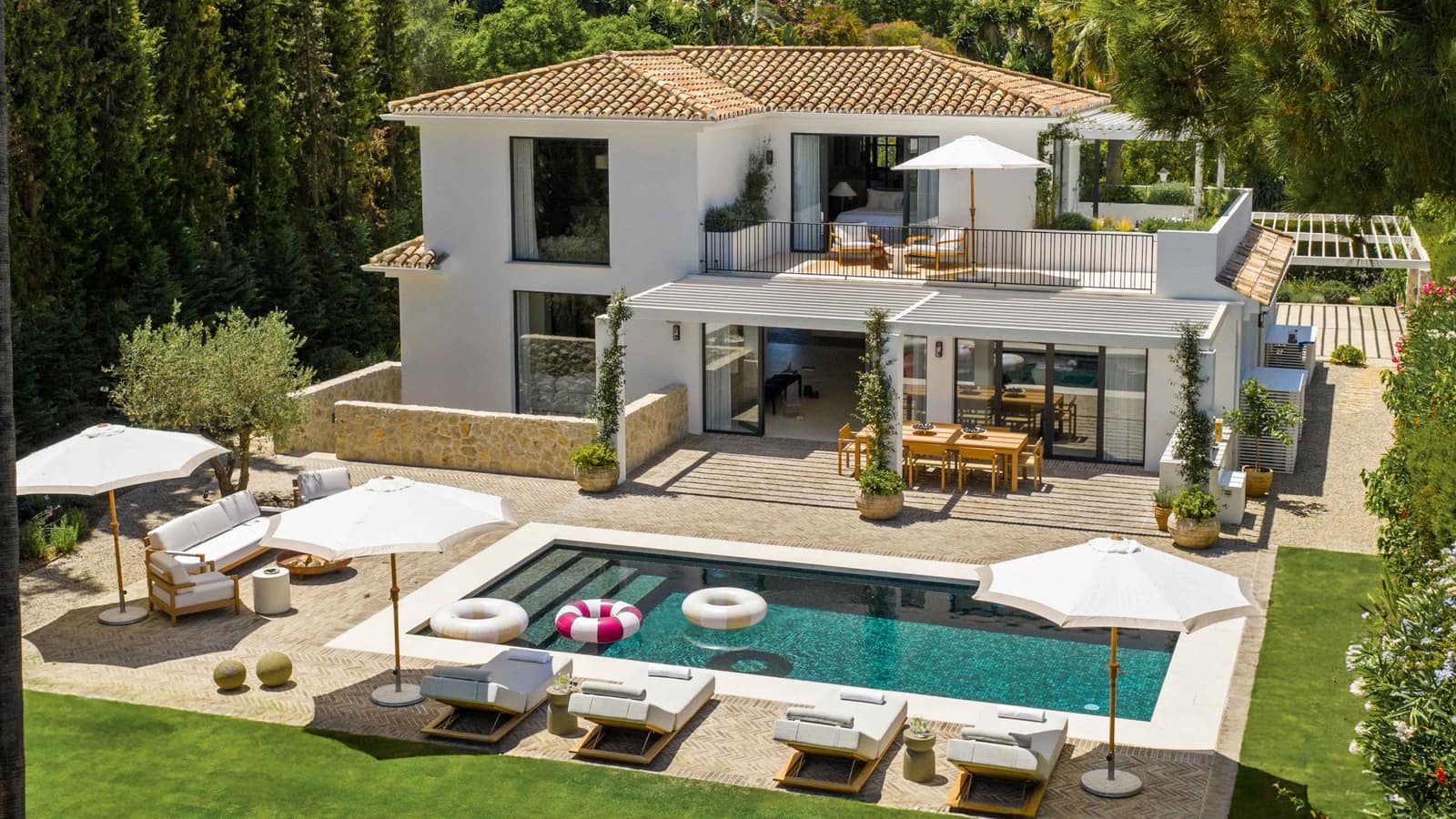 4 sypialnia Willa na sprzedaż w Nueva Andalucia z basenem - 7 495 000 € (Ref: 9355770)