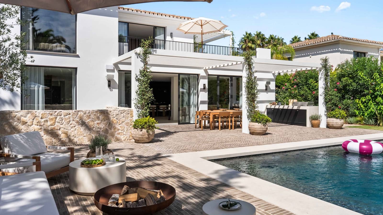 4 sypialnia Willa na sprzedaż w Nueva Andalucia z basenem - 7 495 000 € (Ref: 9355770)