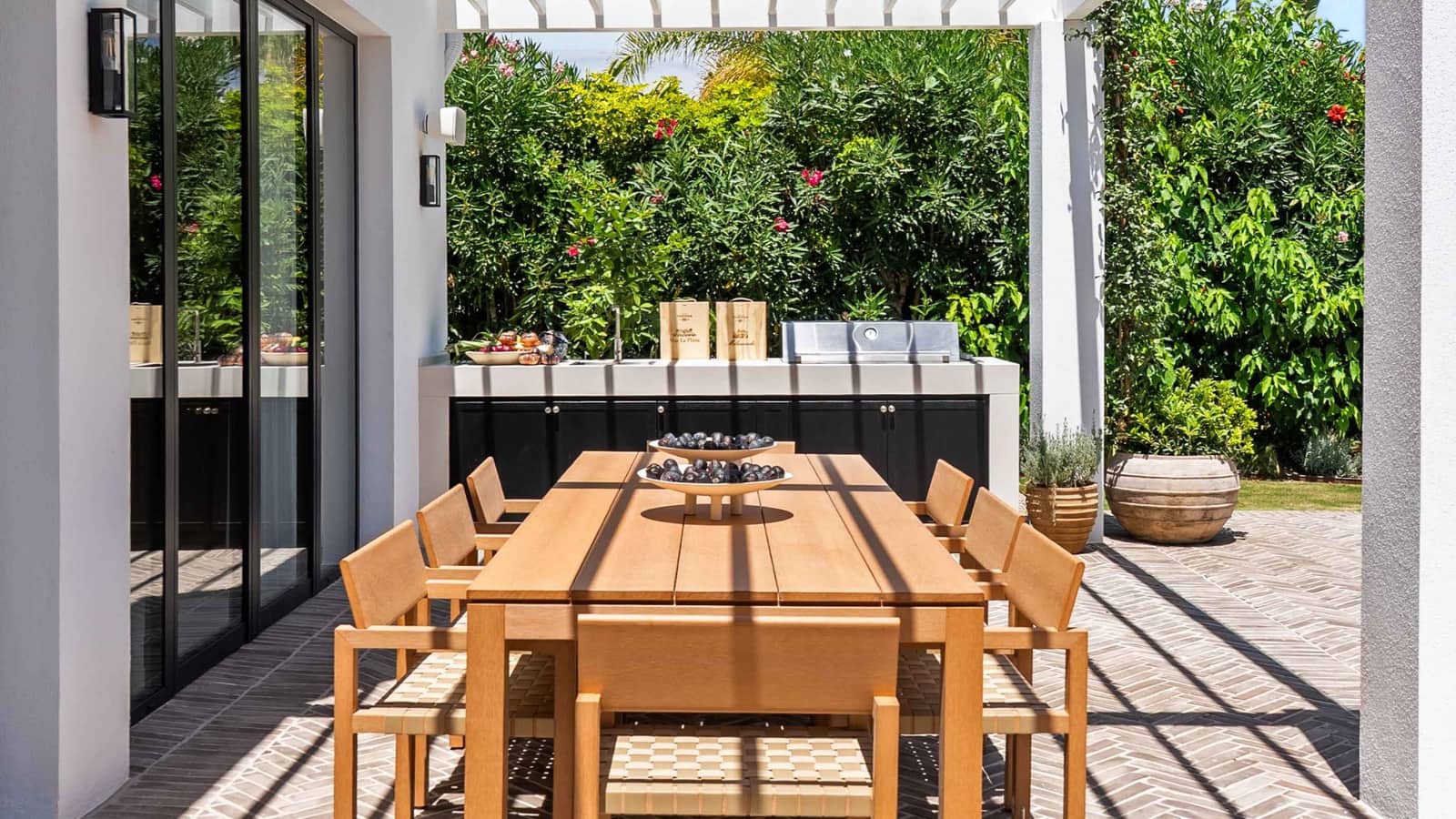 4 sypialnia Willa na sprzedaż w Nueva Andalucia z basenem - 7 495 000 € (Ref: 9355770)