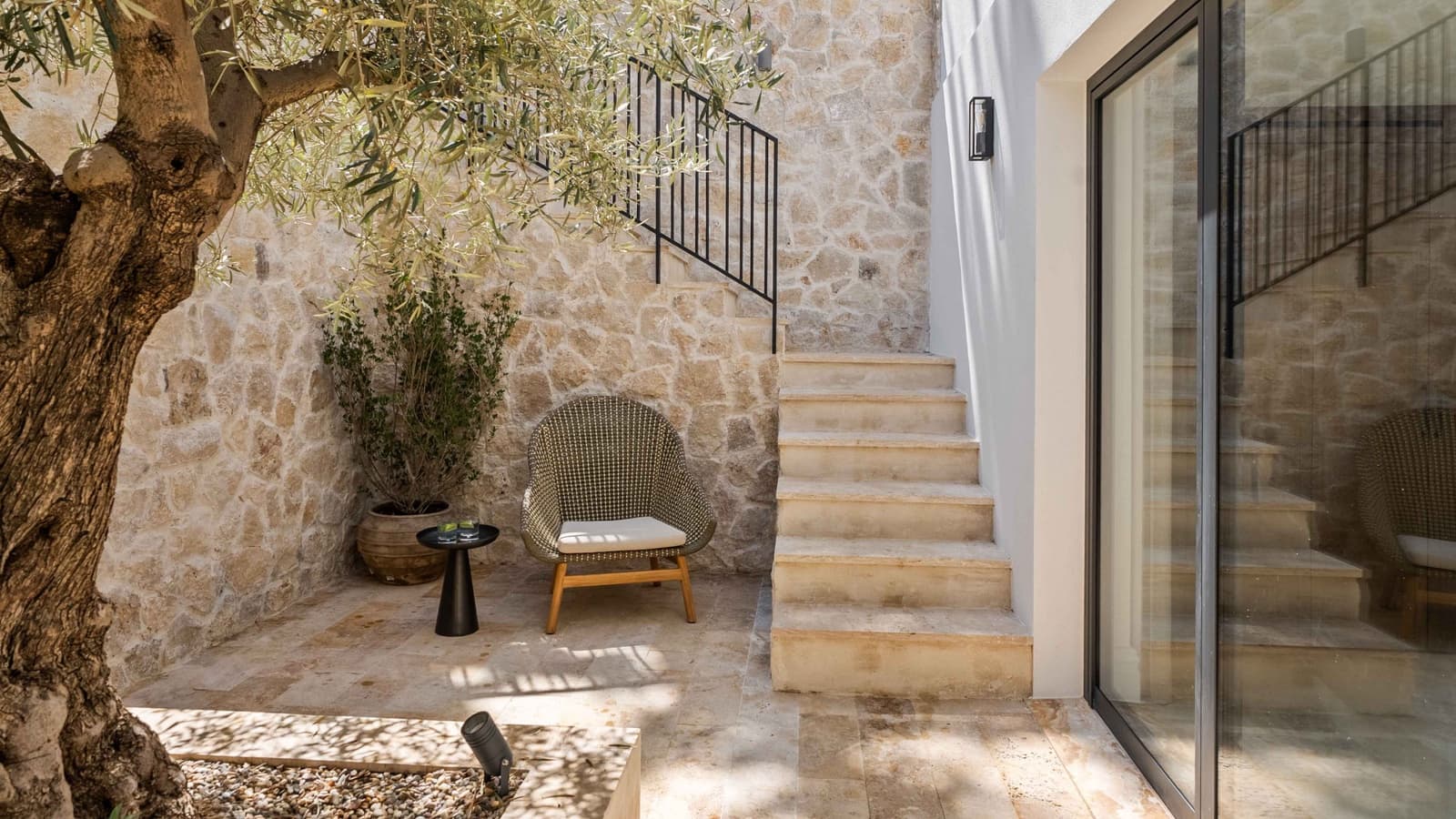 4 sypialnia Willa na sprzedaż w Nueva Andalucia z basenem - 7 495 000 € (Ref: 9355770)