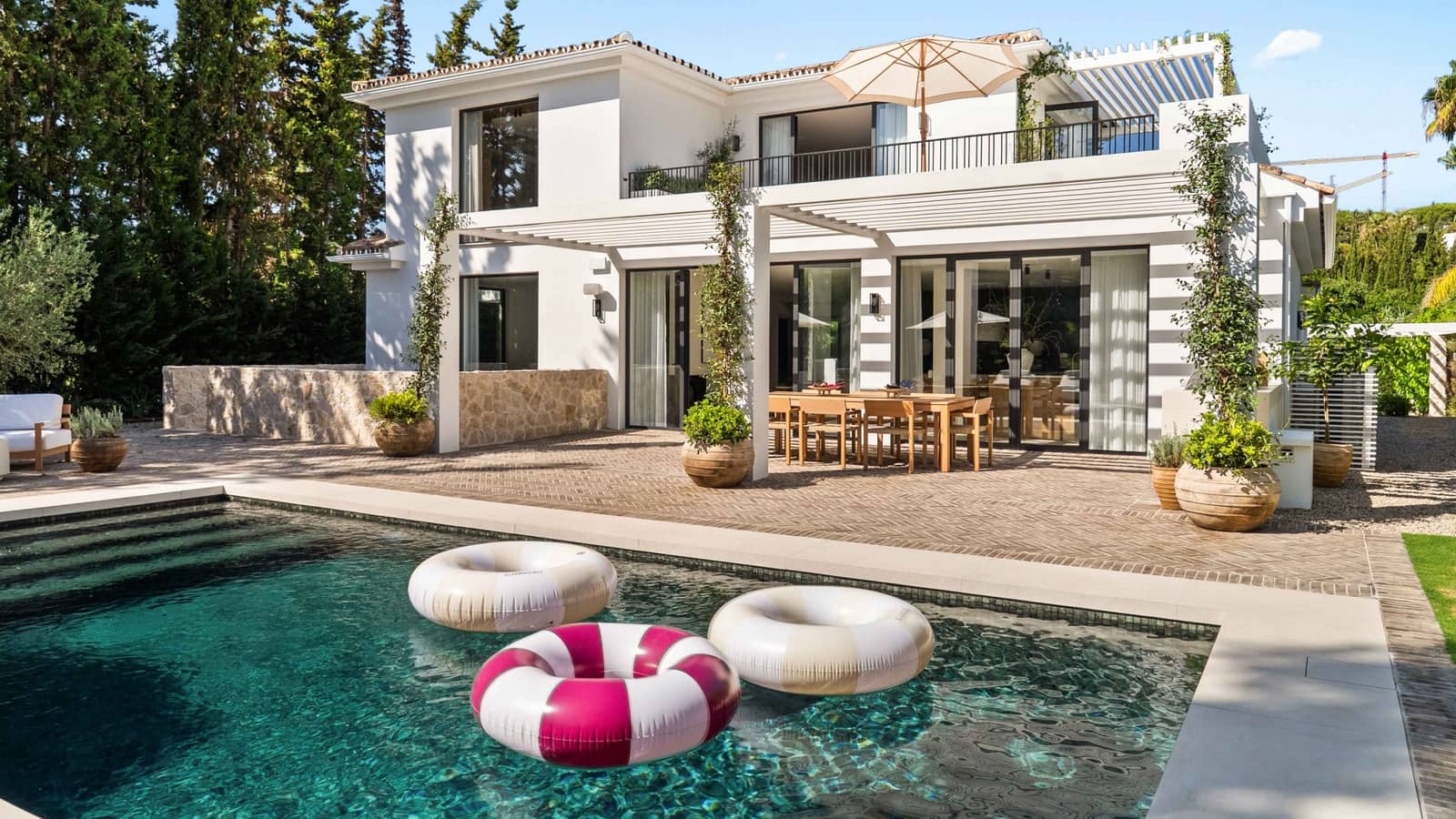 4 sypialnia Willa na sprzedaż w Nueva Andalucia z basenem - 7 495 000 € (Ref: 9355770)