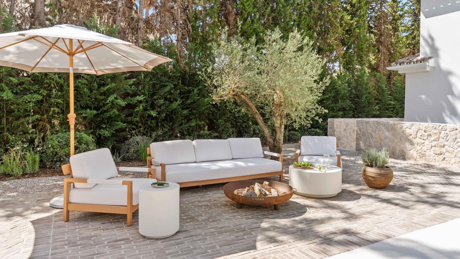 4 sypialnia Willa na sprzedaż w Nueva Andalucia z basenem - 7 495 000 € (Ref: 9355770)