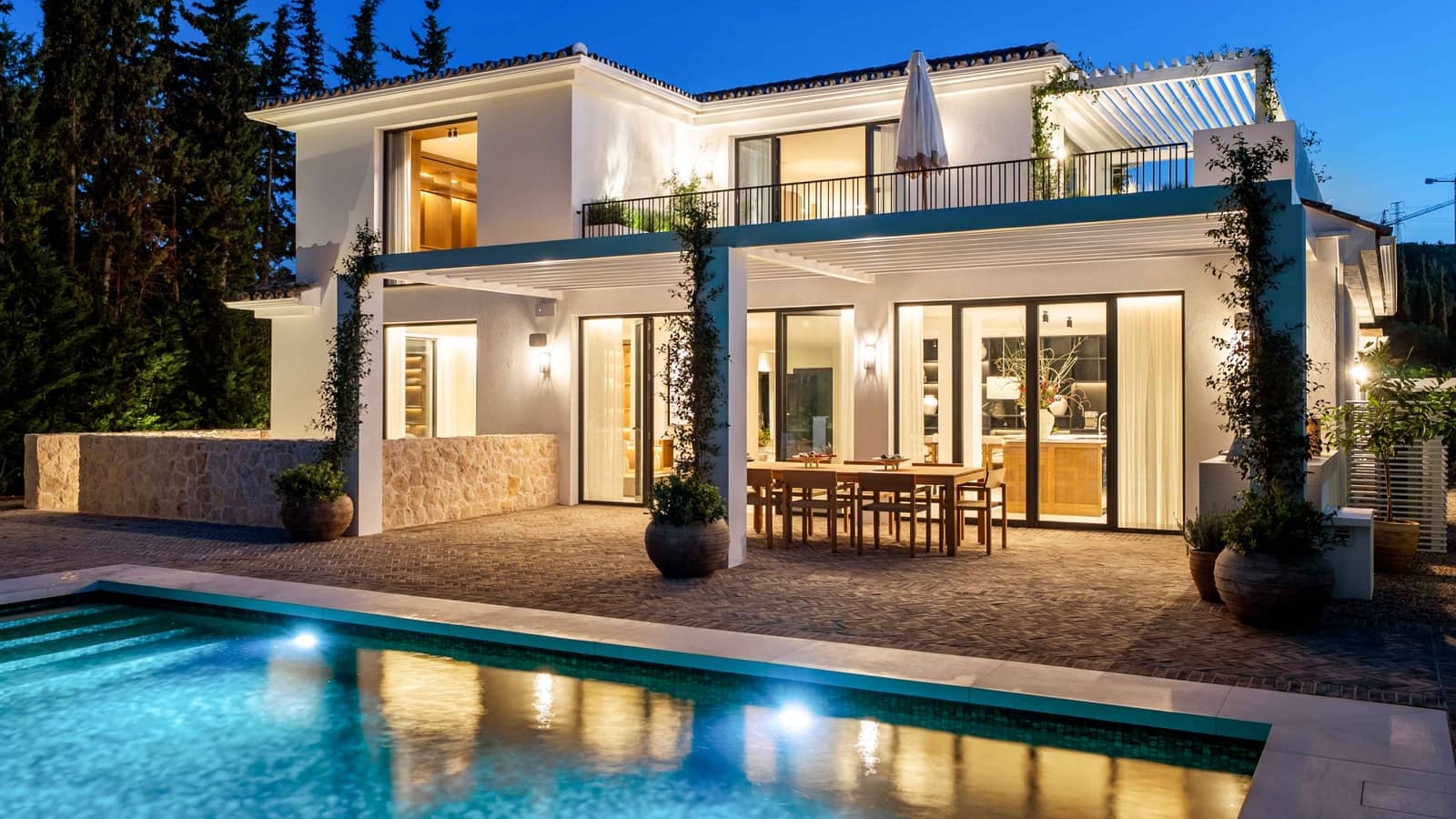 4 sypialnia Willa na sprzedaż w Nueva Andalucia z basenem - 7 495 000 € (Ref: 9355770)