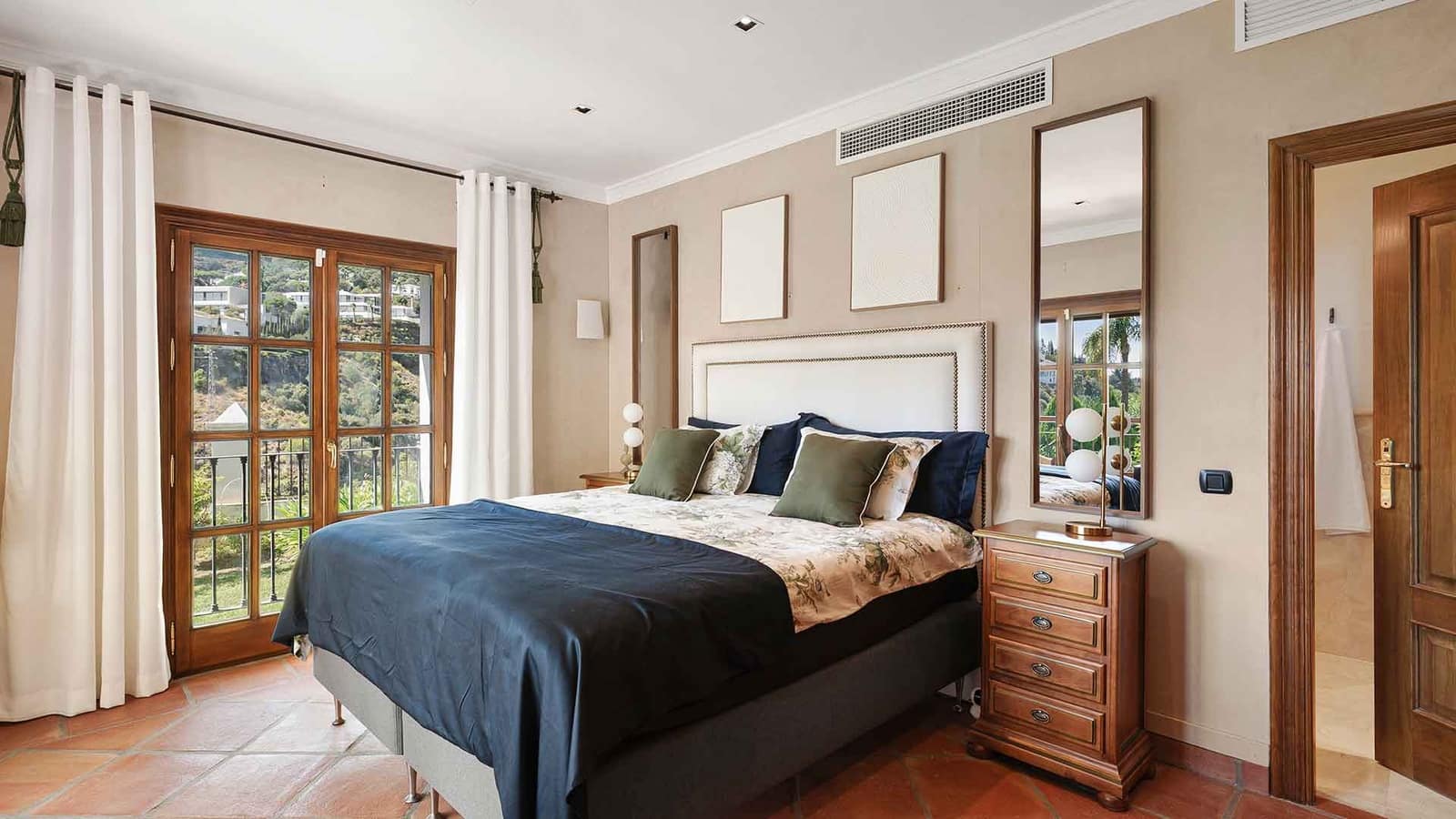 4 soverom Villa til salgs i El Madronal med svømmebasseng - € 4 500 000 (Ref: 9355771)