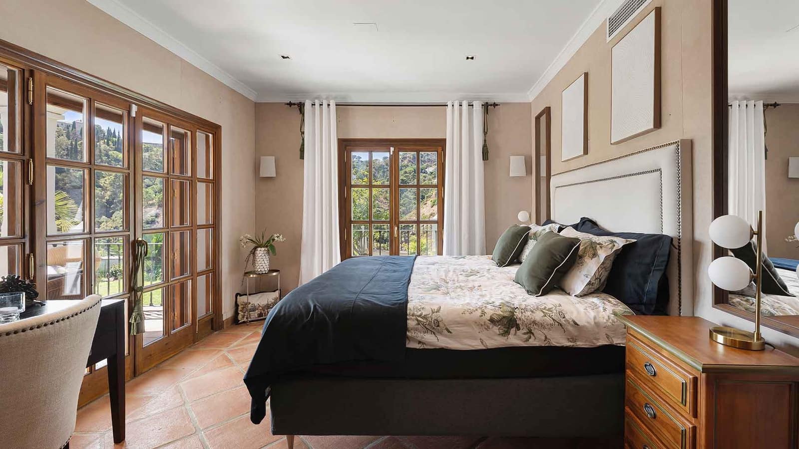 4 soverom Villa til salgs i El Madronal med svømmebasseng - € 4 500 000 (Ref: 9355771)