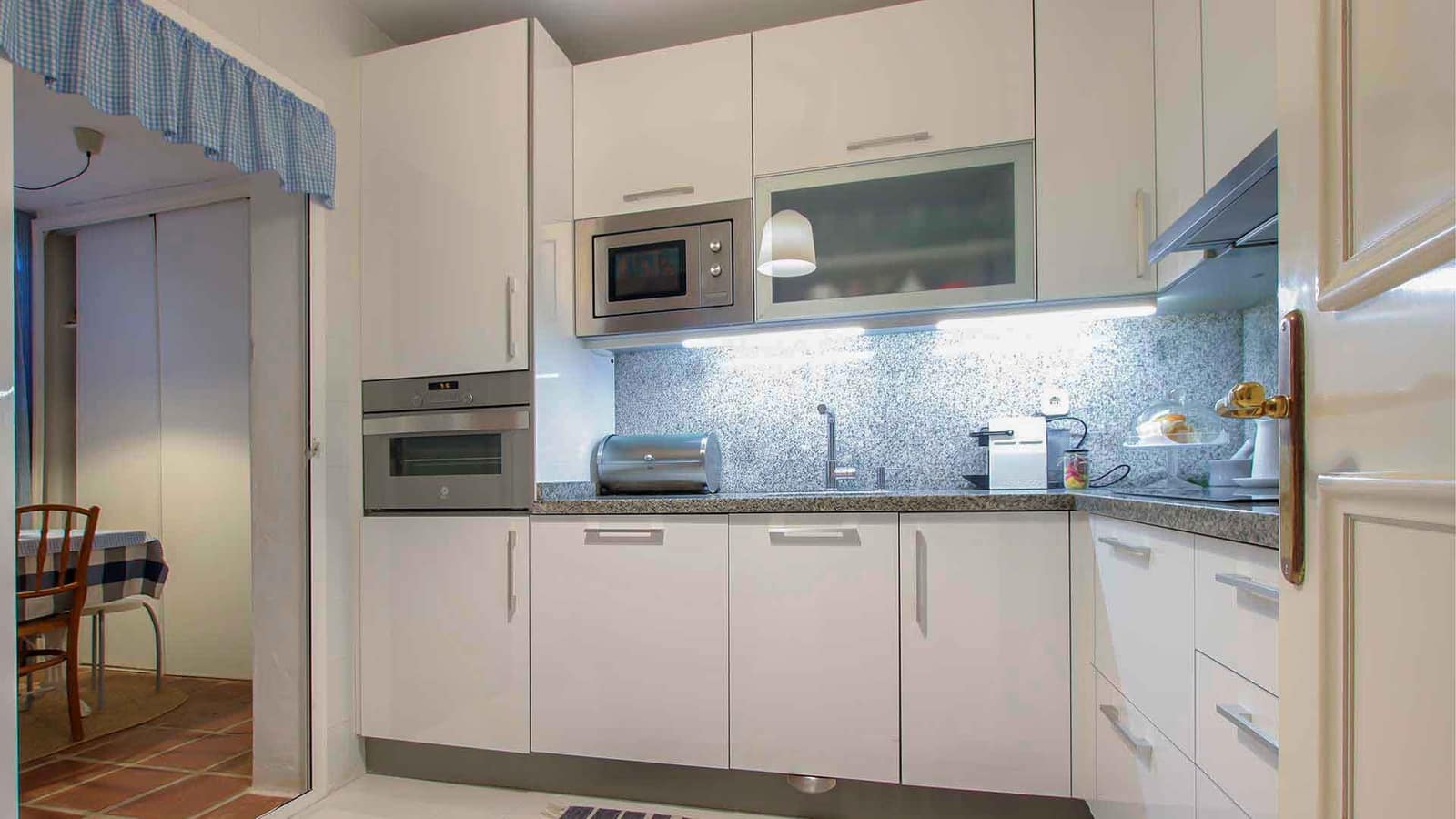 2 bedroom Apartment for sale in Golden Mile with pool - € 599,000 (Ref: 9355772)