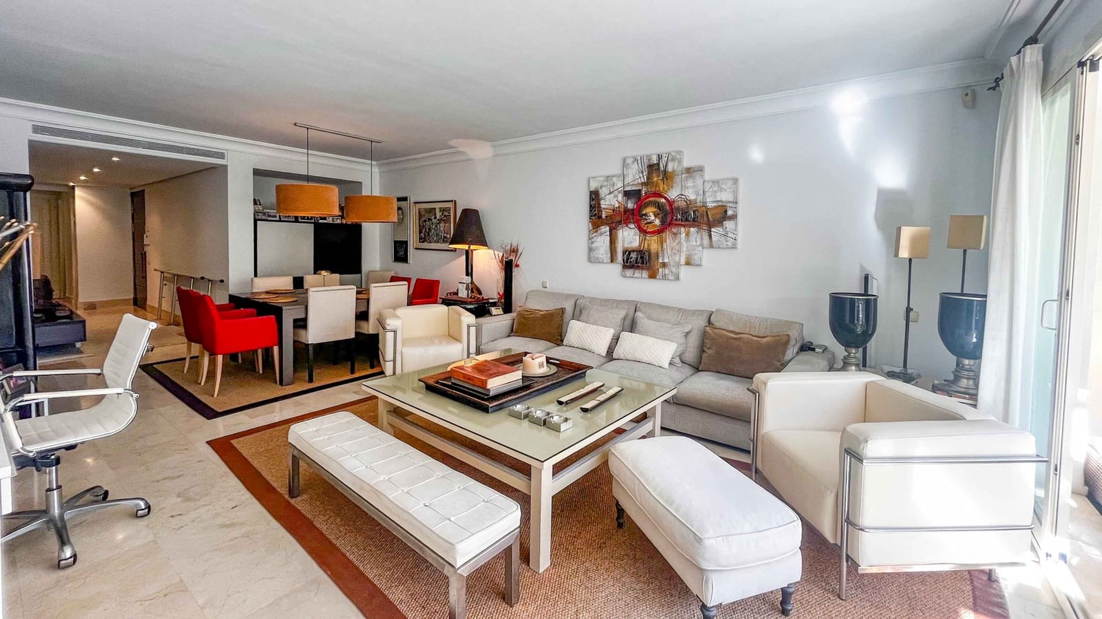 3 bedroom Apartment for sale in Elviria with pool - € 699,000 (Ref: 9359391)