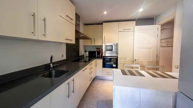 Apartamento de 3 habitaciones en Elviria, Marbella en venta con piscina - 699.000 € (Ref: 9359391)