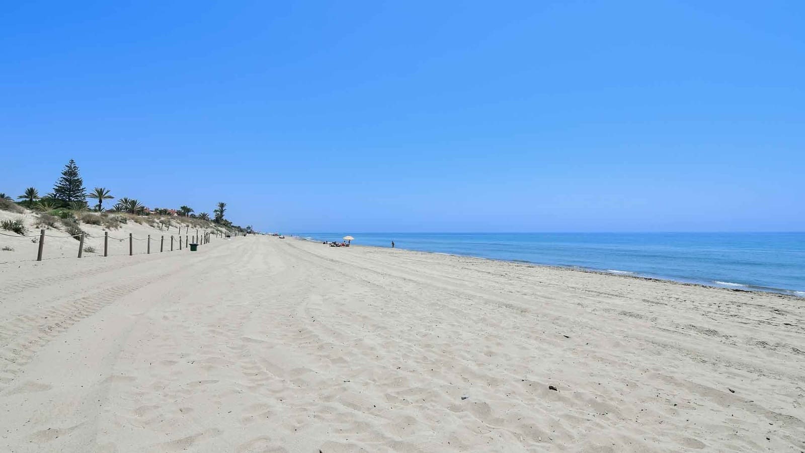 3 bedroom Apartment for sale in Elviria with pool - € 699,000 (Ref: 9359391)