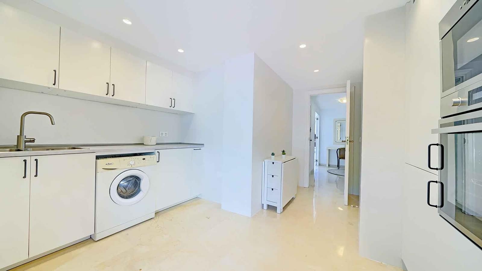 4 chambre Appartement à vendre à Marbella - 950 000 € (Ref: 9359392)