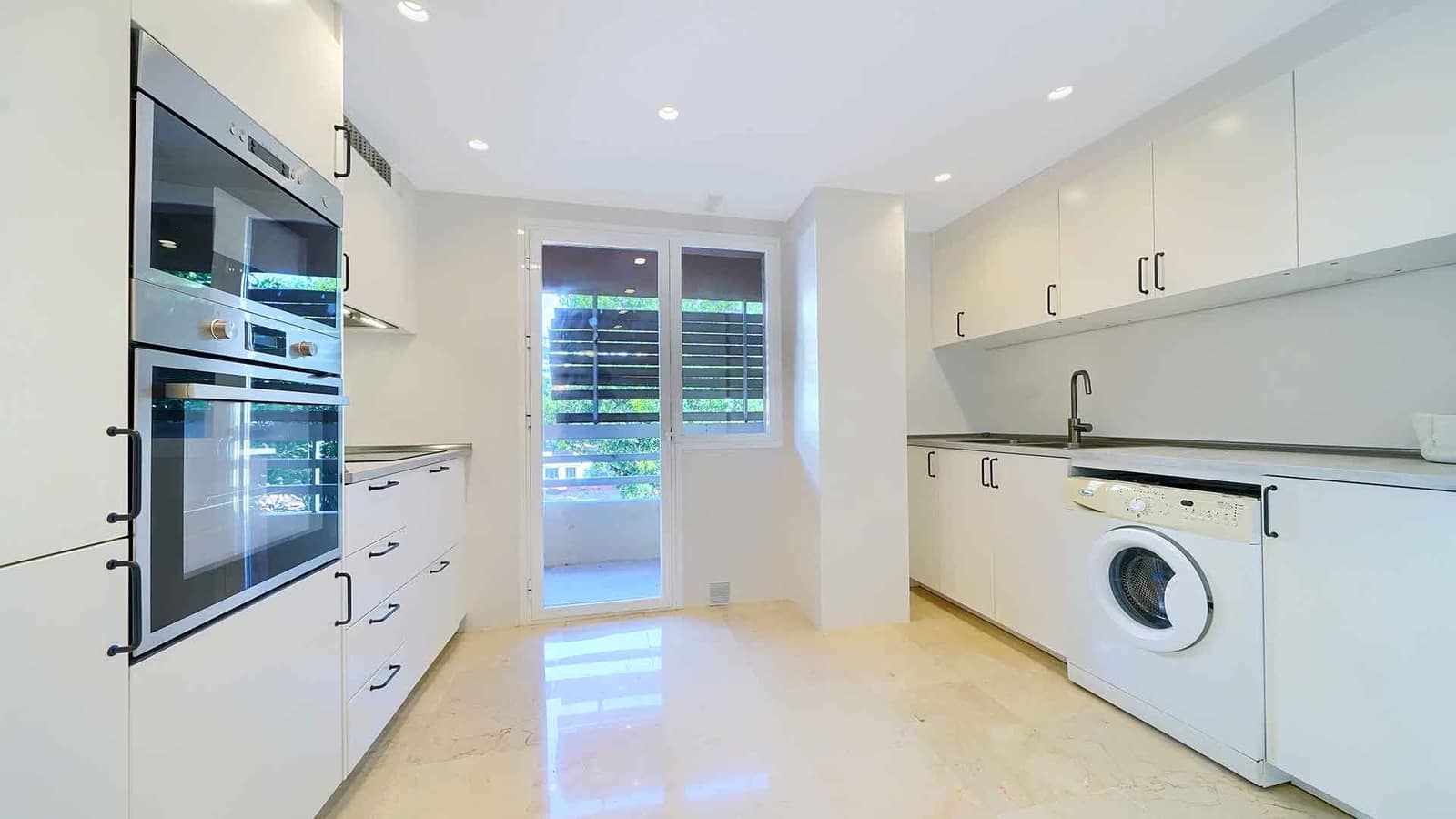 4 chambre Appartement à vendre à Marbella - 950 000 € (Ref: 9359392)