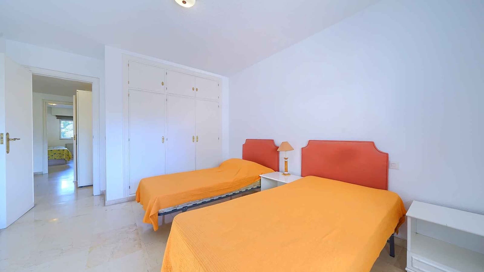 4 chambre Appartement à vendre à Marbella - 950 000 € (Ref: 9359392)