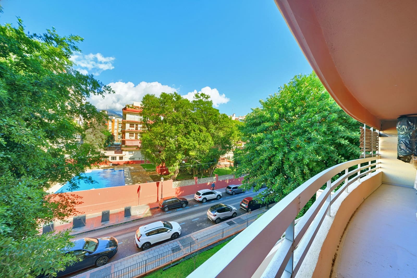 4 chambre Appartement à vendre à Marbella - 950 000 € (Ref: 9359392)