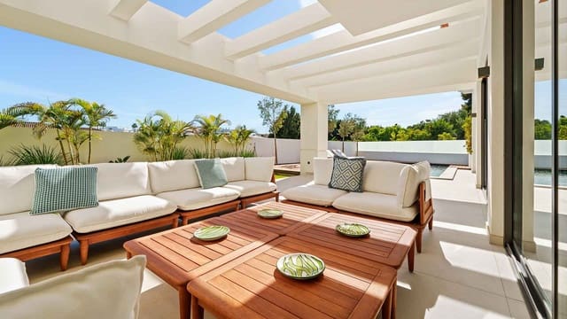 5 soveværelse Villa til salg i San Pedro de Alcántara Pueblo, Marbella med swimmingpool - € 4.580.000 (Ref: 9359394)