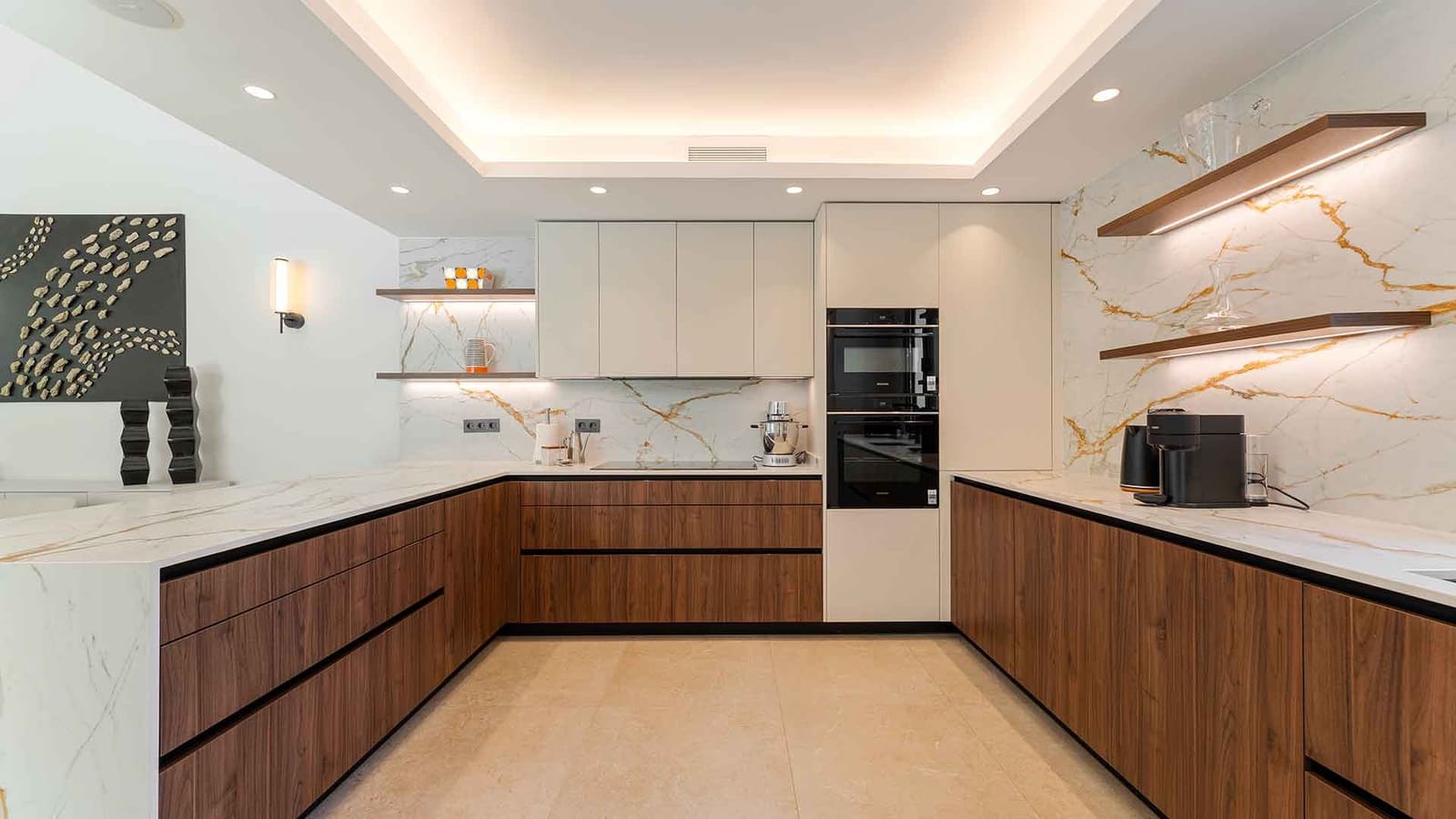 5 sypialnia Willa na sprzedaż w Nueva Andalucia z basenem - 4 950 000 € (Ref: 9371982)