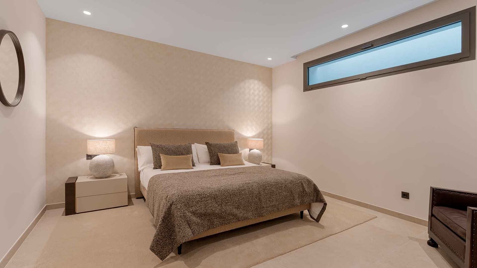 5 sypialnia Willa na sprzedaż w Nueva Andalucia z basenem - 4 950 000 € (Ref: 9371982)