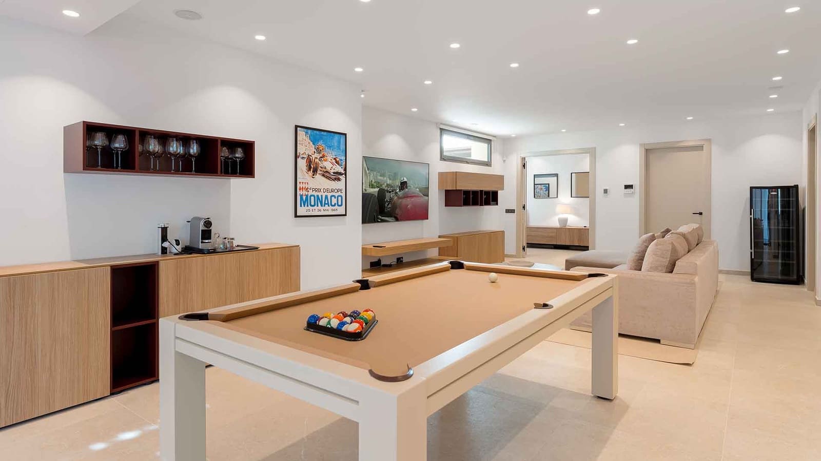 5 sypialnia Willa na sprzedaż w Nueva Andalucia z basenem - 4 950 000 € (Ref: 9371982)