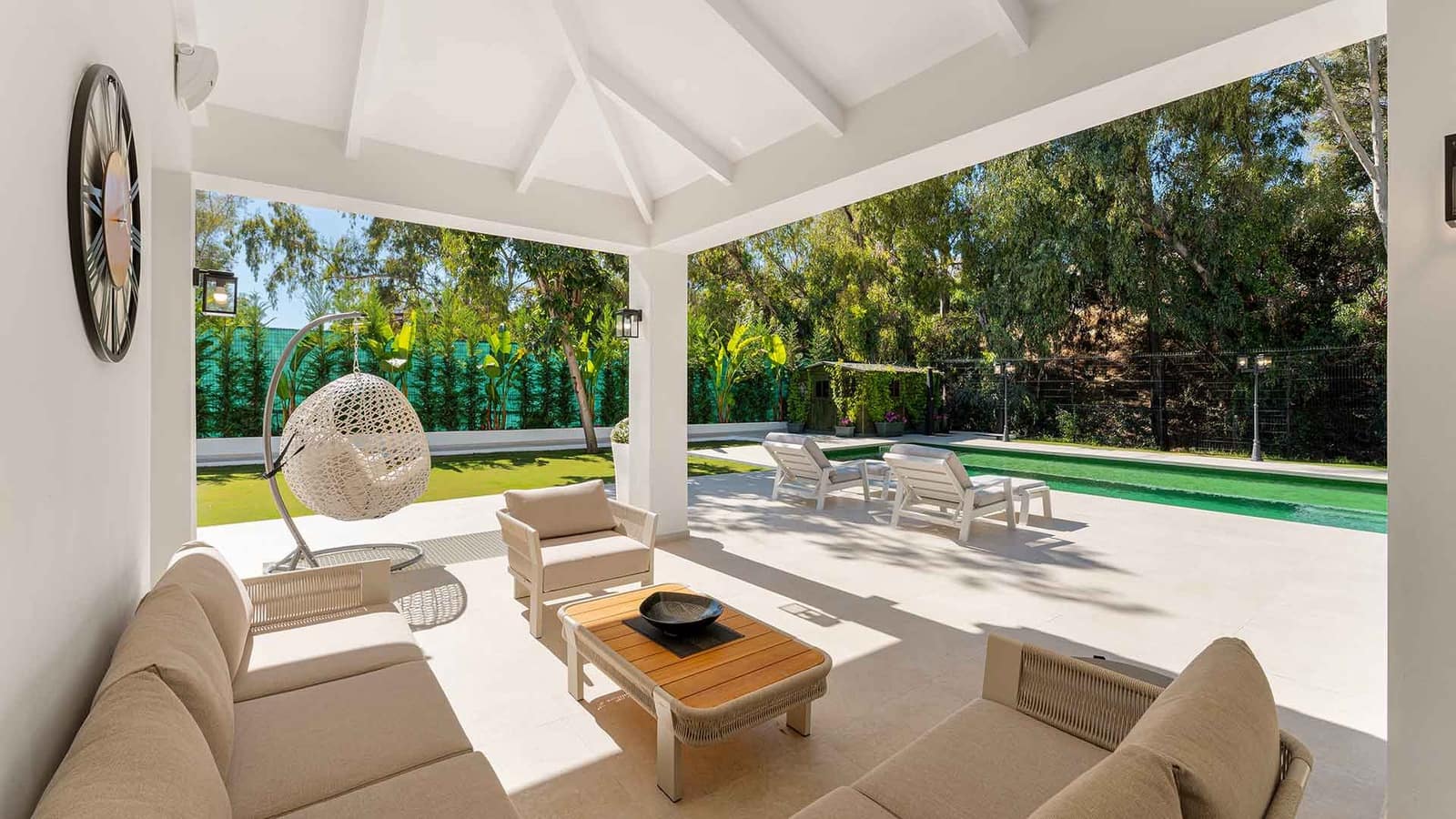 5 sypialnia Willa na sprzedaż w Nueva Andalucia z basenem - 4 950 000 € (Ref: 9371982)