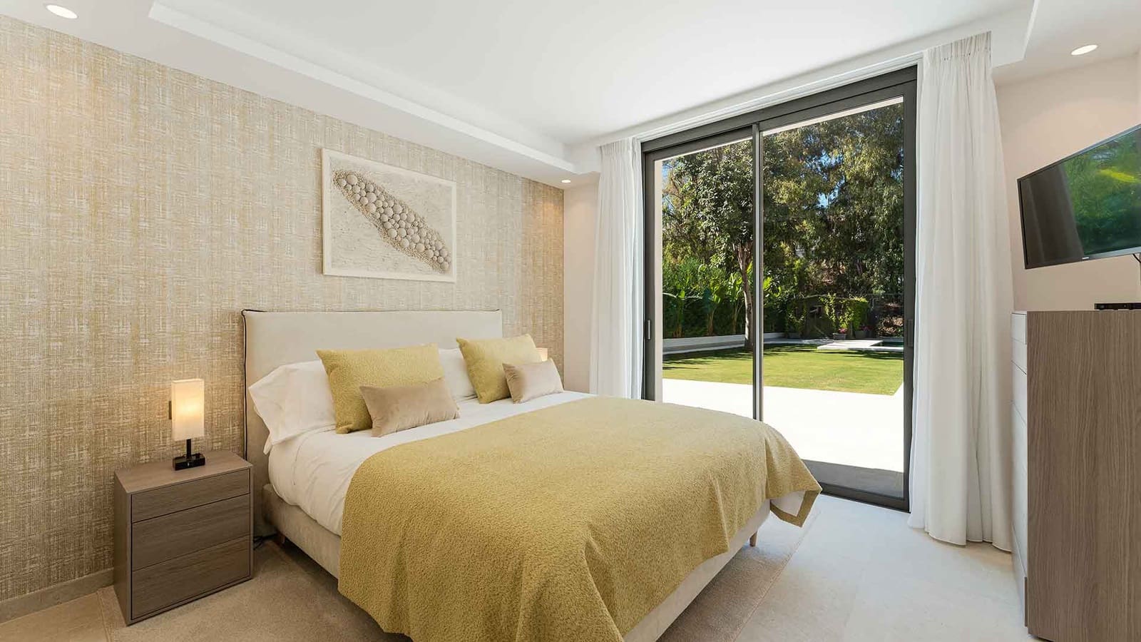 5 sypialnia Willa na sprzedaż w Nueva Andalucia z basenem - 4 950 000 € (Ref: 9371982)