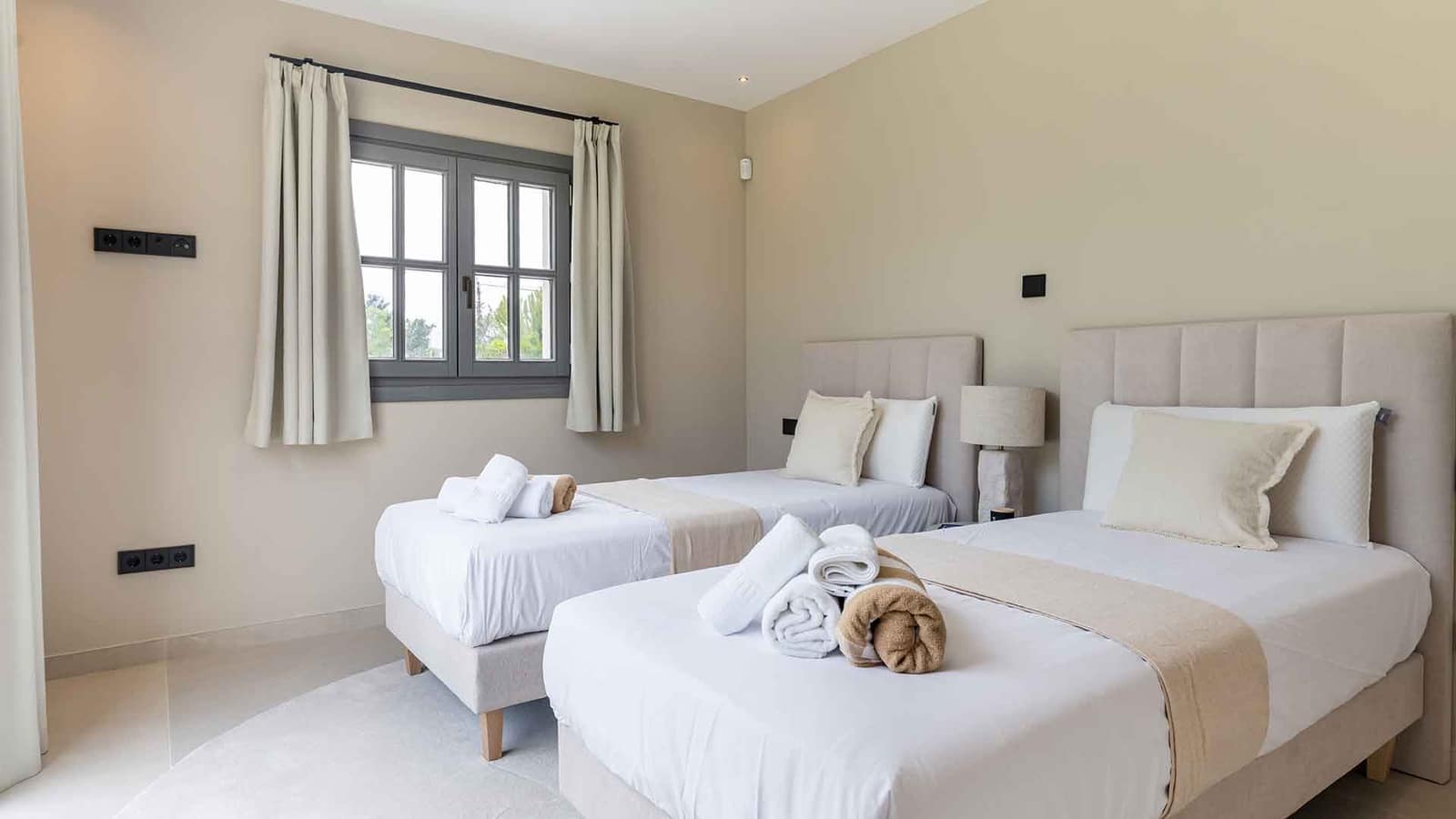 5 soverom Villa til salgs i Estepona - € 3 495 000 (Ref: 9371983)