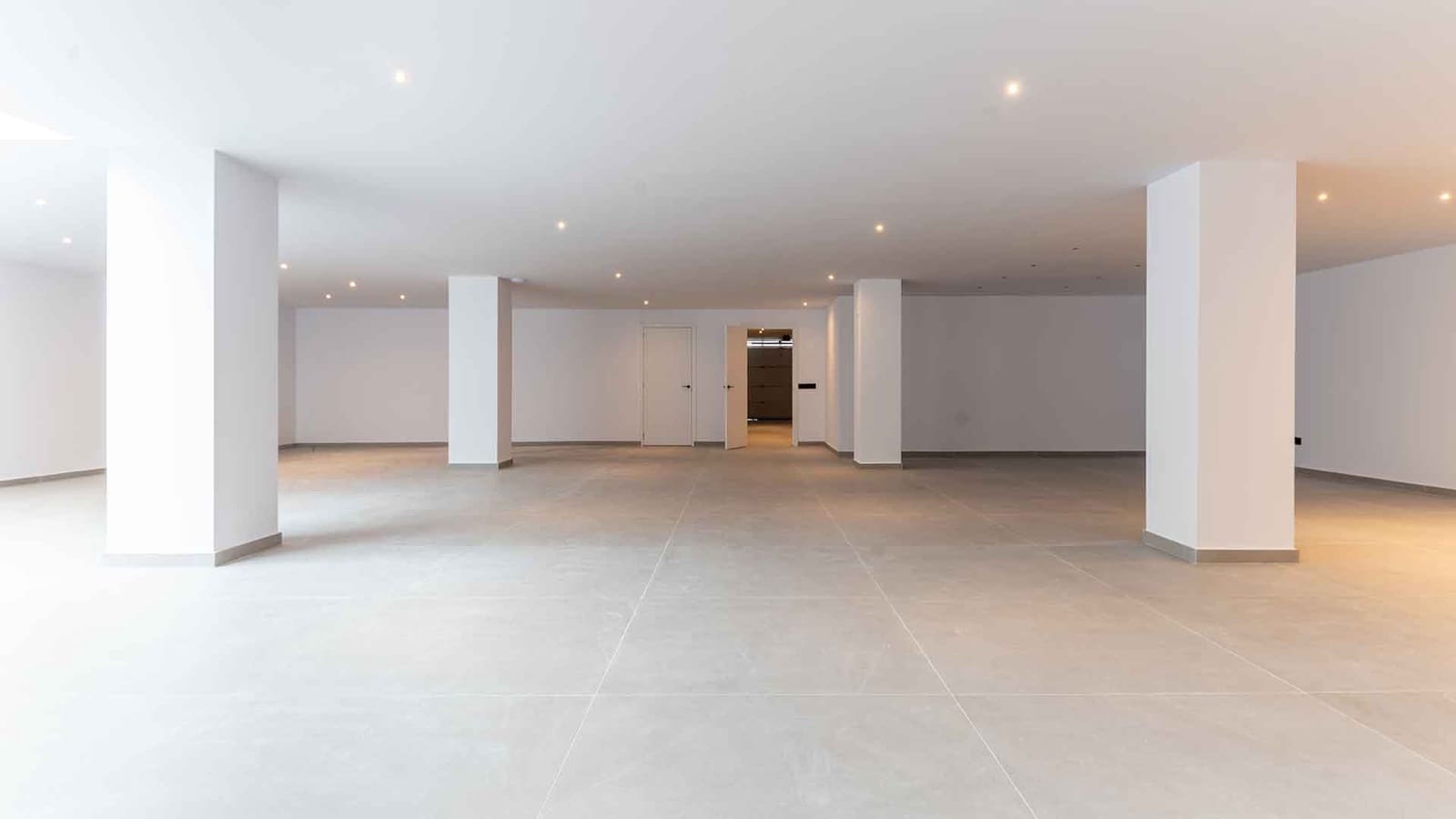 5 soverom Villa til salgs i Estepona - € 3 495 000 (Ref: 9371983)