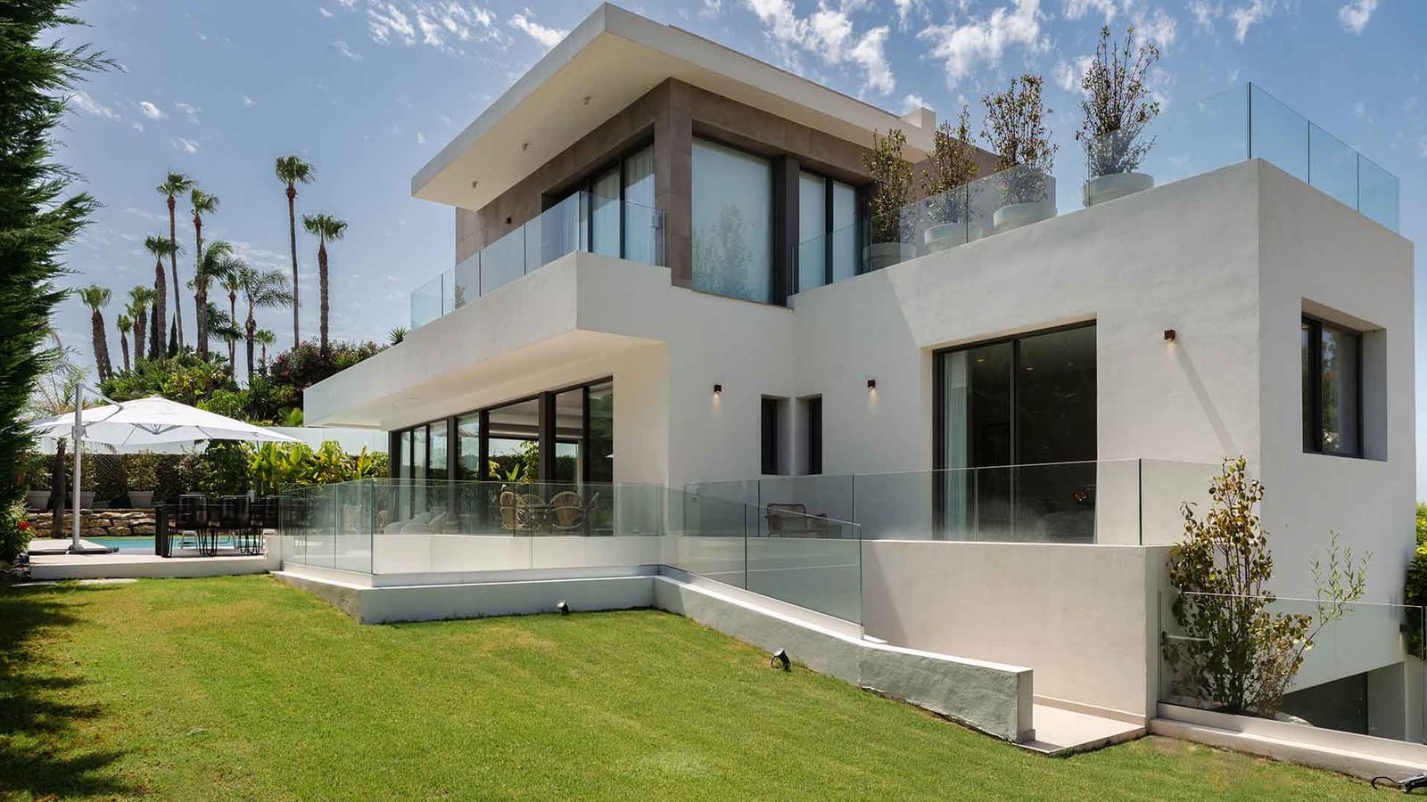 4 sypialnia Willa na sprzedaż w Nueva Andalucia z basenem - 3 950 000 € (Ref: 9390566)