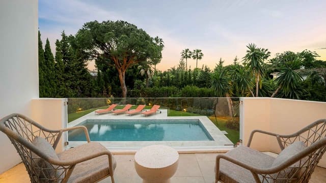 4 sypialnia Willa na sprzedaż w Las Brisas, Marbella z basenem - 3 100 000 € (Ref: 9390567)