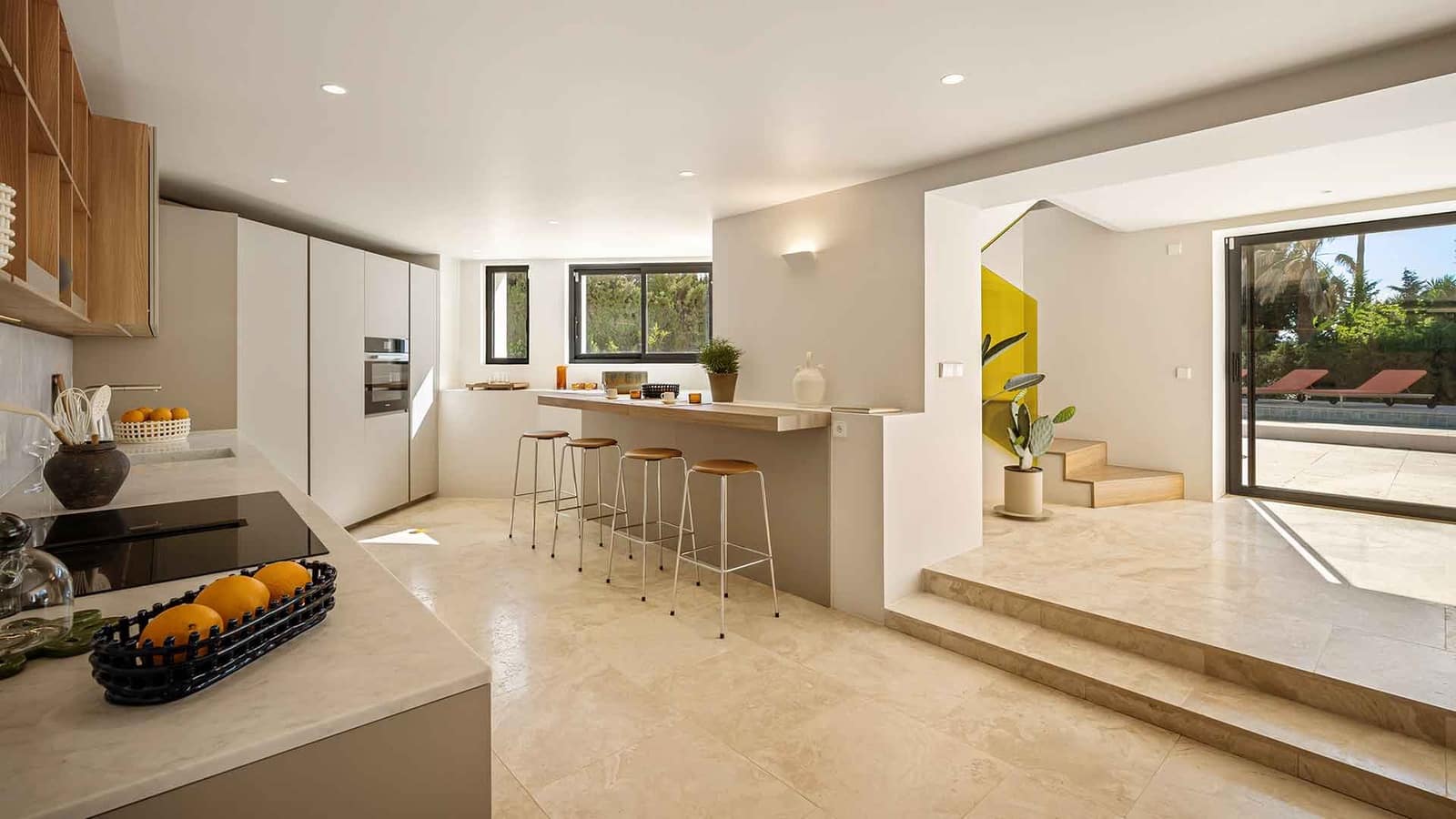 4 sypialnia Willa na sprzedaż w Nueva Andalucia z basenem - 3 100 000 € (Ref: 9390567)