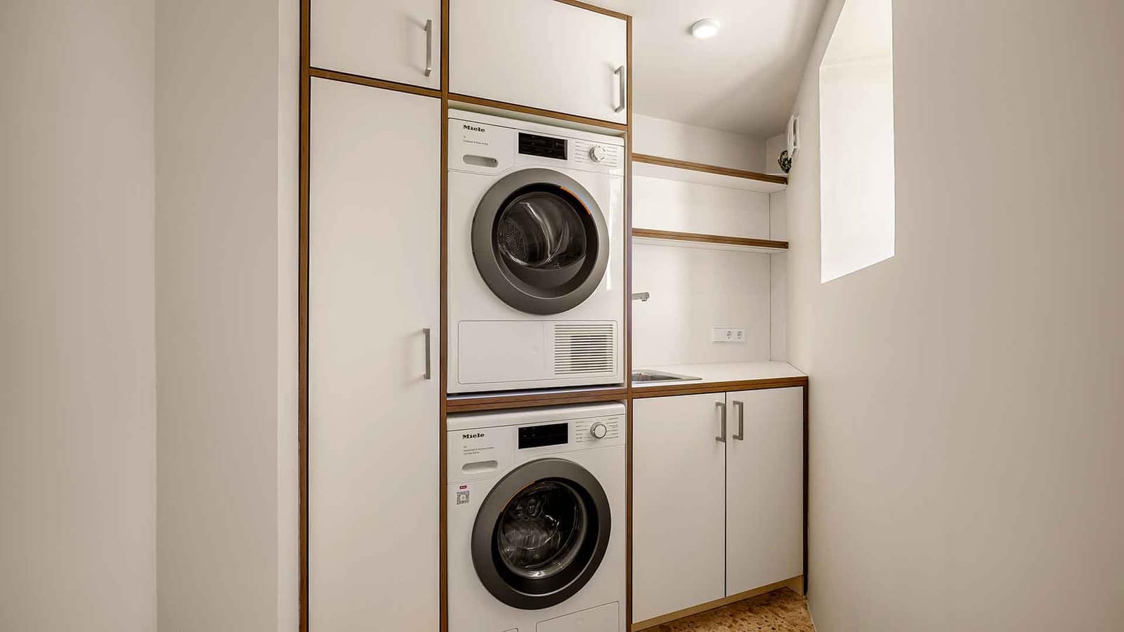 4 sypialnia Willa na sprzedaż w Nueva Andalucia z basenem - 3 100 000 € (Ref: 9390567)