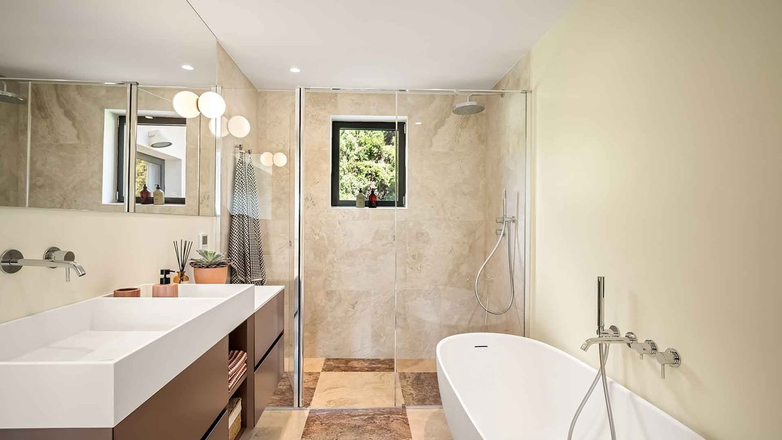 4 sypialnia Willa na sprzedaż w Nueva Andalucia z basenem - 3 100 000 € (Ref: 9390567)