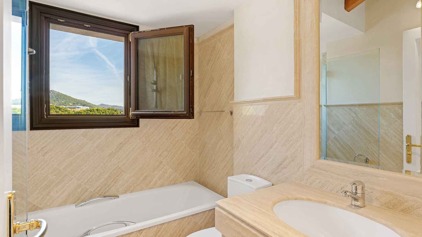 4 soveværelse Penthouse til salg i Golden Mile med swimmingpool - € 2.600.000 (Ref: 9398379)