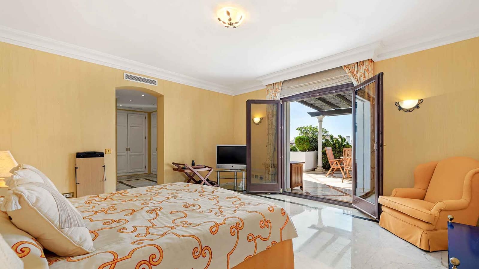 4 soveværelse Penthouse til salg i Golden Mile med swimmingpool - € 2.600.000 (Ref: 9398379)