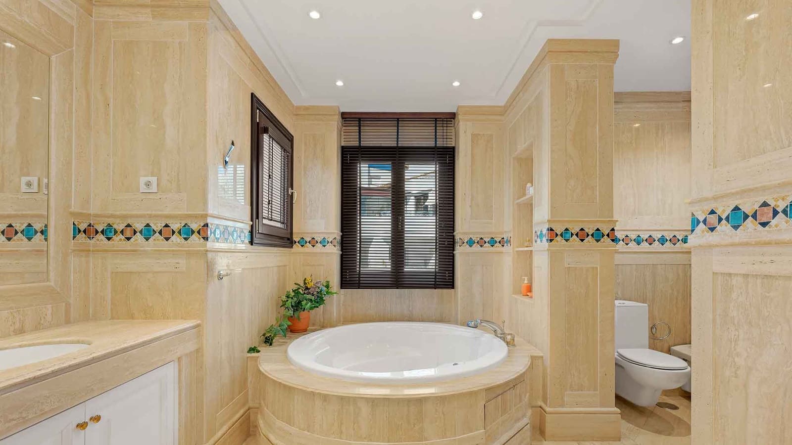 4 soveværelse Penthouse til salg i Golden Mile med swimmingpool - € 2.600.000 (Ref: 9398379)