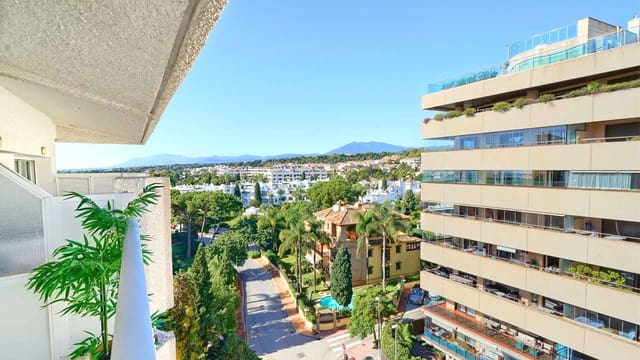 Studio te koop in Lomas De Marbella, Marbella met zwembad - € 309.000 (Ref: 9413959)
